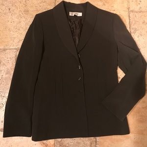 Tahari lined suit